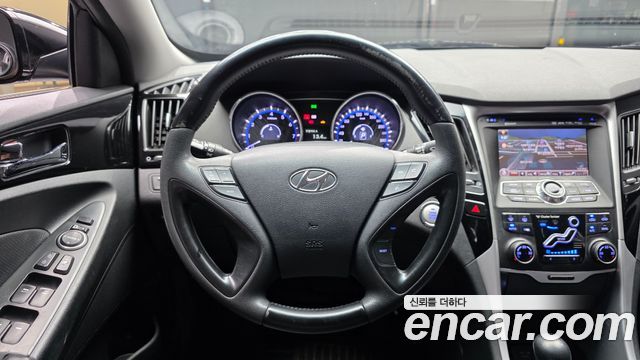 Hyundai Sonata 2011 — photo 13