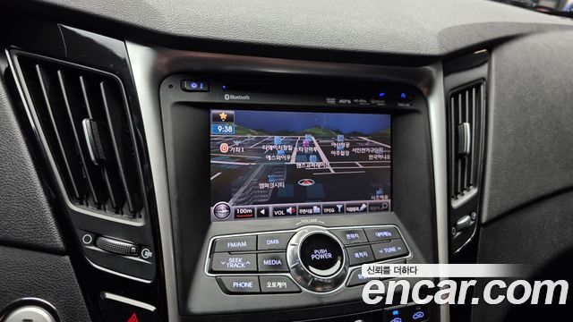 Hyundai Sonata 2011 — photo 14