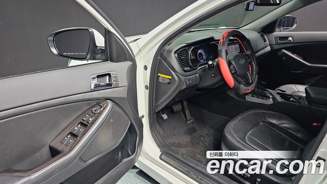 Kia K5 2011 — photo 11