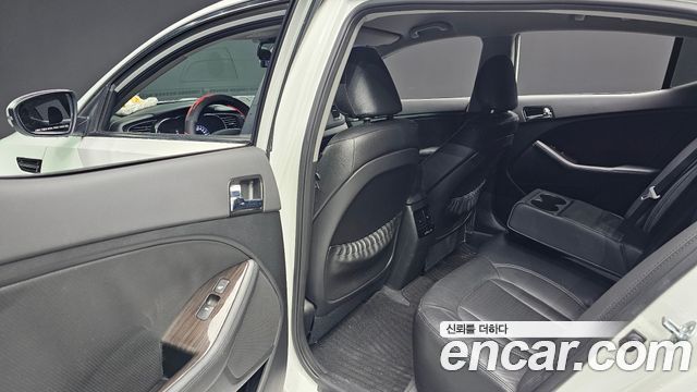 Kia K5 2011 — photo 16