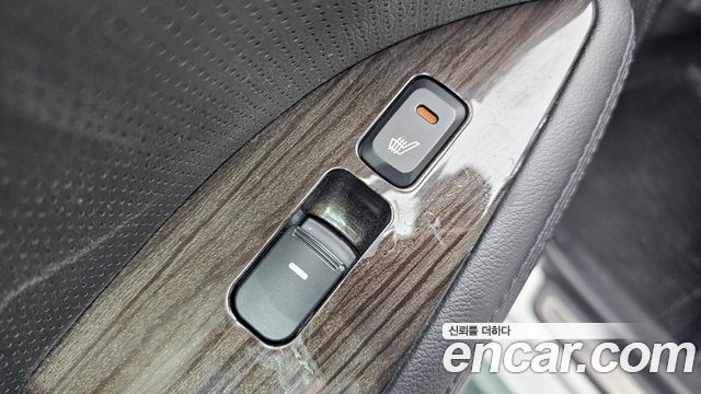 Kia K5 2011 — photo 17
