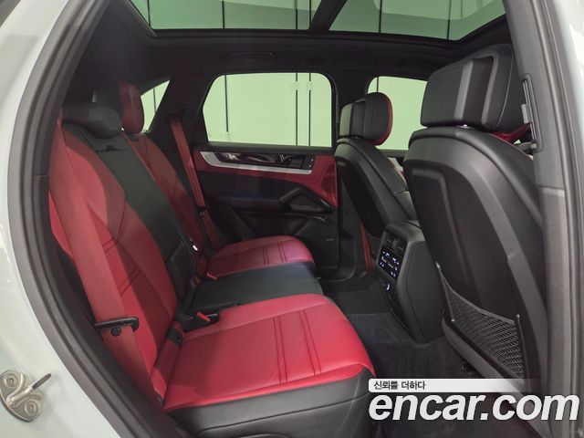 Porsche Cayenne 2024 — photo 13