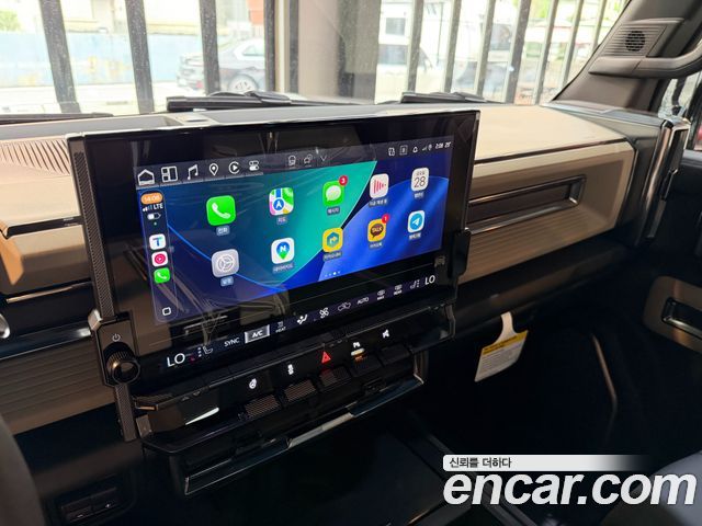 GMC Hummer EV 2026 — photo 14