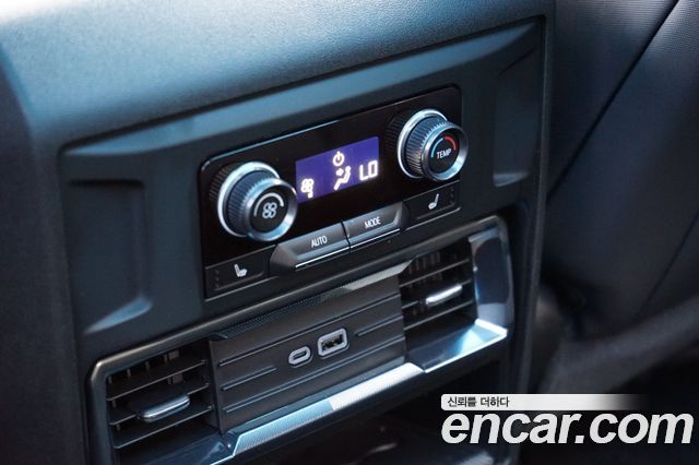 GMC Hummer EV 2026 — photo 16