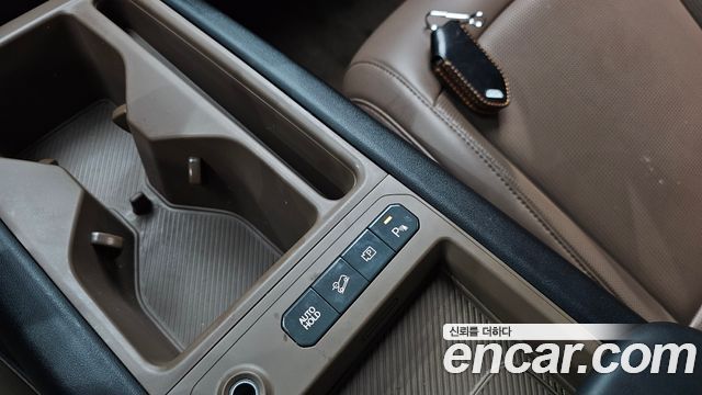 Kia EV9 2024 — photo 28