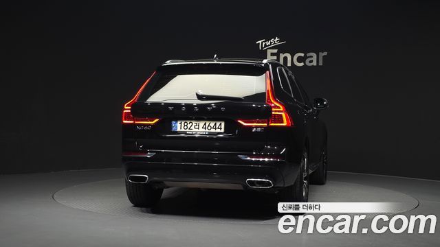 Volvo XC60 2021 — photo 4