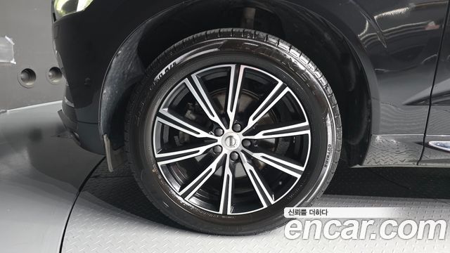 Volvo XC60 2021 — photo 5