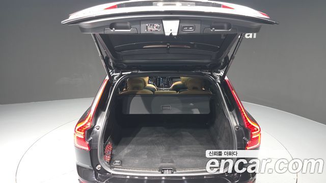 Volvo XC60 2021 — photo 20