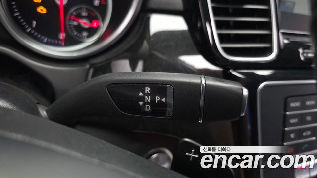 Mercedes-Benz GLE-Class 2016 — photo 9