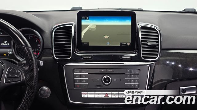 Mercedes-Benz GLE-Class 2016 — photo 14