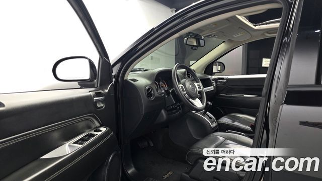 Jeep Compass 2017 — photo 10