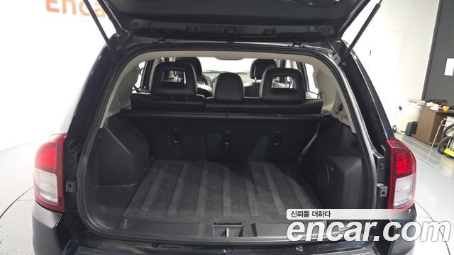 Jeep Compass 2017 — photo 19