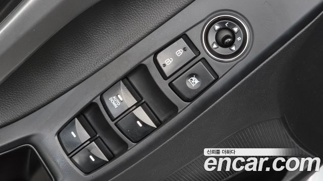 Hyundai AVANTE 2016 — photo 24