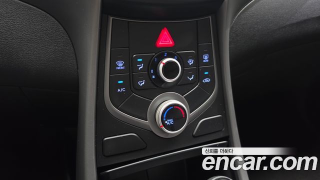 Hyundai AVANTE 2016 — photo 26