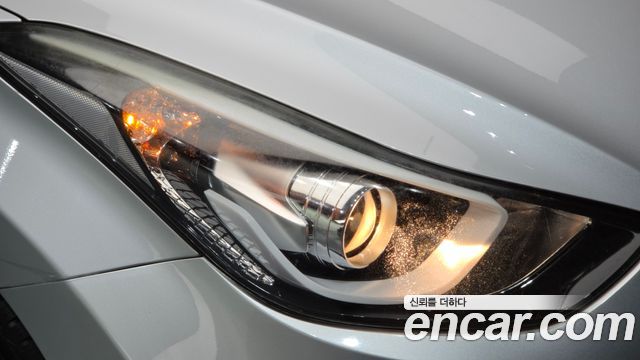 Hyundai AVANTE 2016 — photo 8