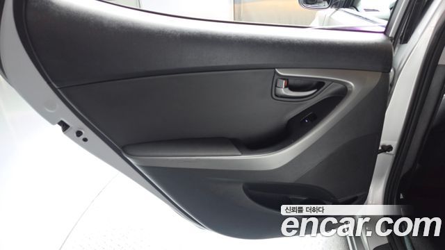 Hyundai AVANTE 2016 — photo 15