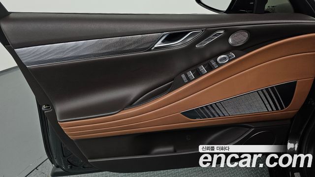 Genesis G80 2023 — photo 14