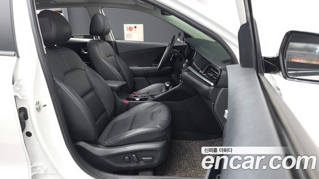 Kia Niro 2022 — photo 11