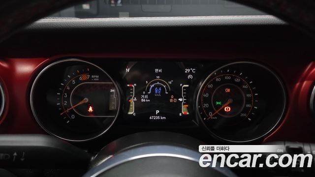 Jeep Wrangler 2023 — photo 11