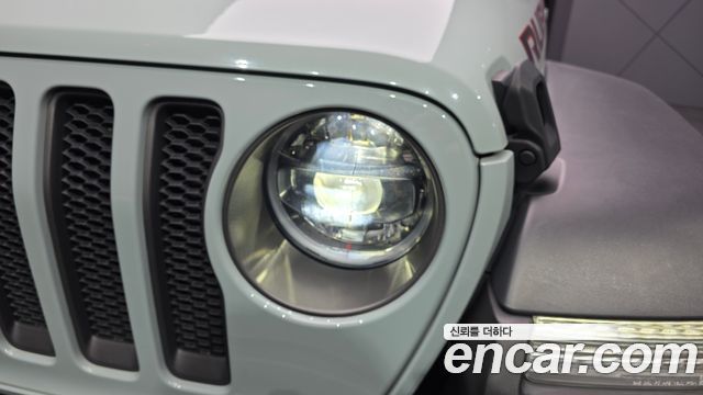 Jeep Wrangler 2023 — photo 8