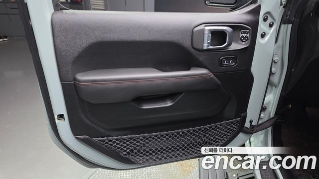 Jeep Wrangler 2023 — photo 14
