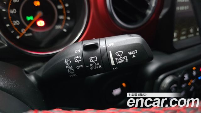 Jeep Wrangler 2023 — photo 27