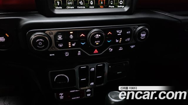 Jeep Wrangler 2023 — photo 30
