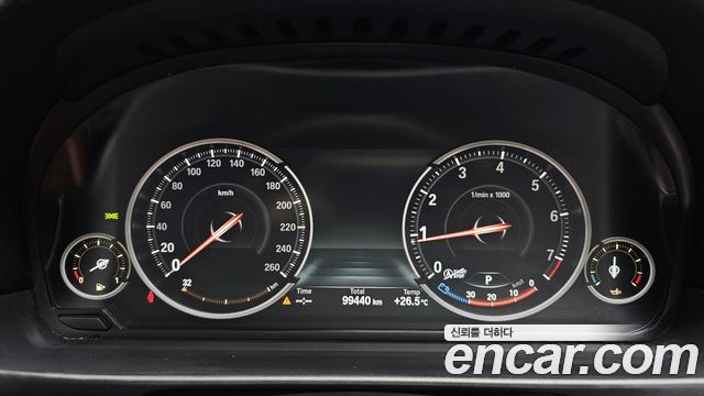 BMW 5-Series 2013 — photo 8