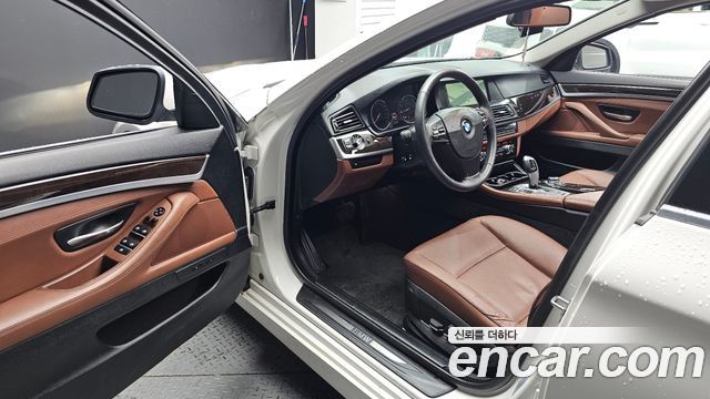 BMW 5-Series 2013 — photo 10