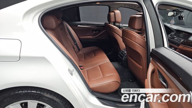 BMW 5-Series 2013 — photo 11