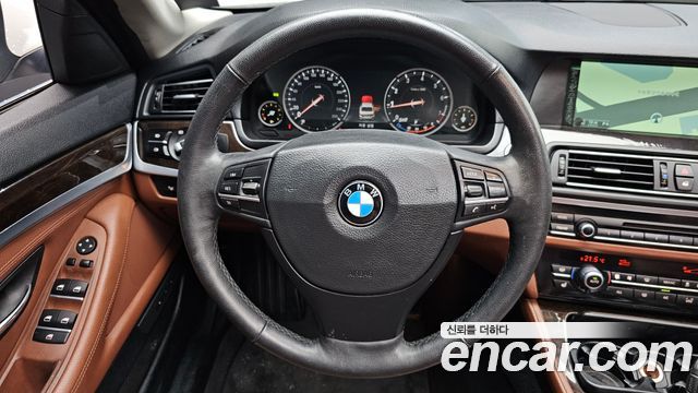 BMW 5-Series 2013 — photo 12