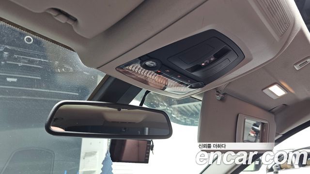 BMW 5-Series 2013 — photo 17