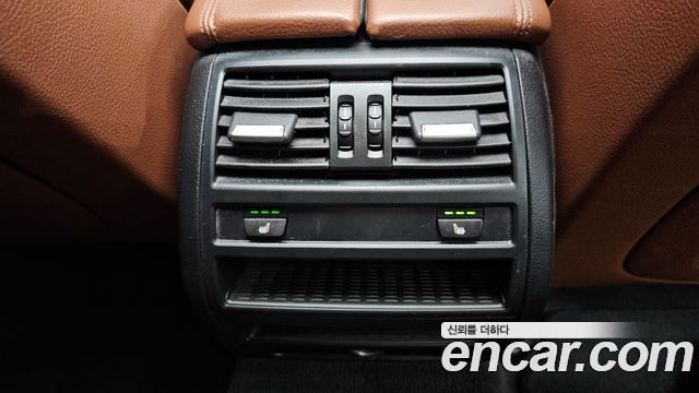 BMW 5-Series 2013 — photo 18