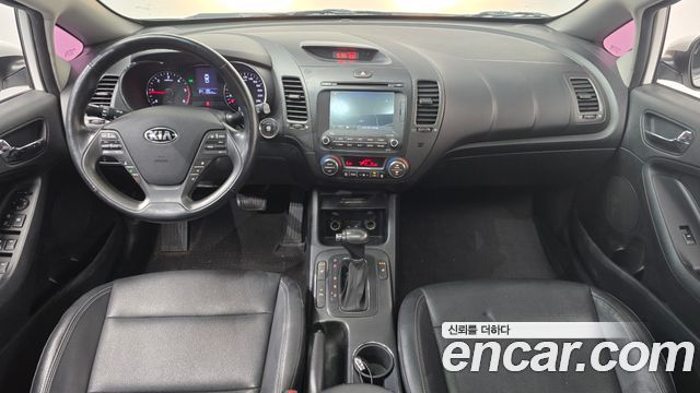 Kia K3 2015 — photo 10
