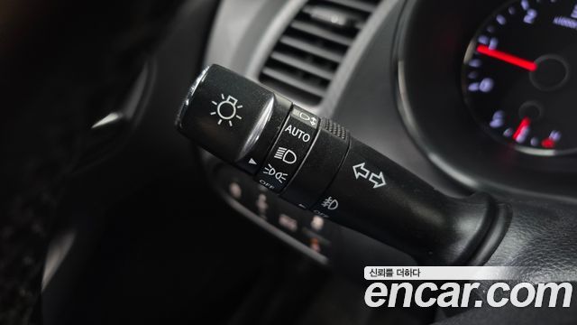 Kia K3 2015 — photo 23