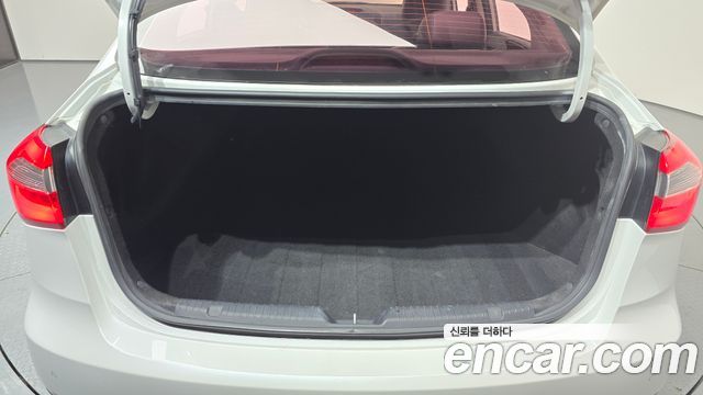 Kia K3 2015 — photo 26