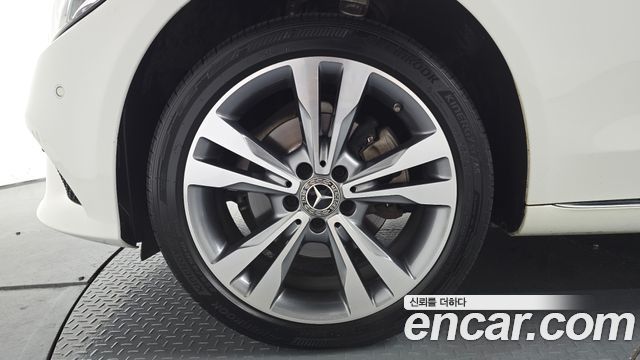 Mercedes-Benz C-Class 2020 — photo 5