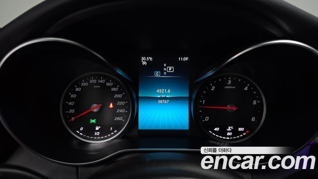 Mercedes-Benz C-Class 2020 — photo 11