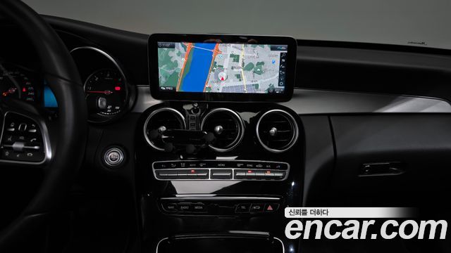 Mercedes-Benz C-Class 2020 — photo 20
