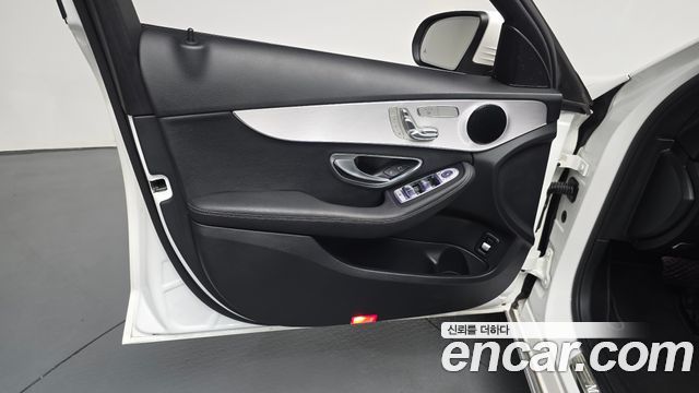 Mercedes-Benz C-Class 2020 — photo 14