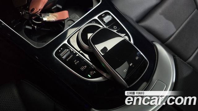 Mercedes-Benz C-Class 2020 — photo 30