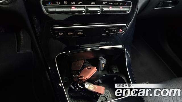 Mercedes-Benz C-Class 2020 — photo 33