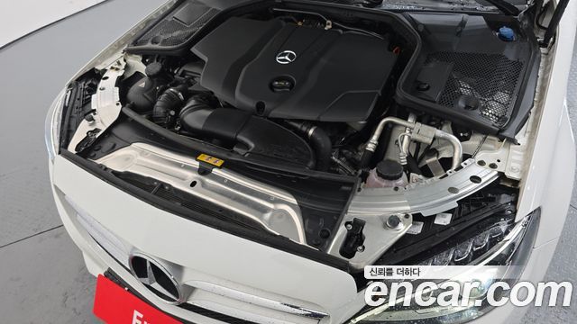 Mercedes-Benz C-Class 2018 — photo 6