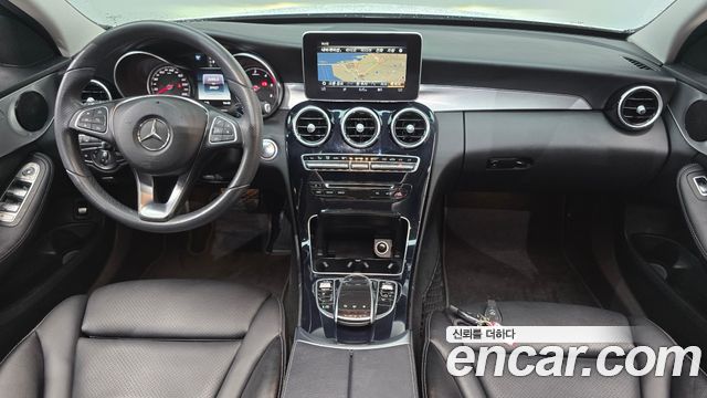 Mercedes-Benz C-Class 2018 — photo 10