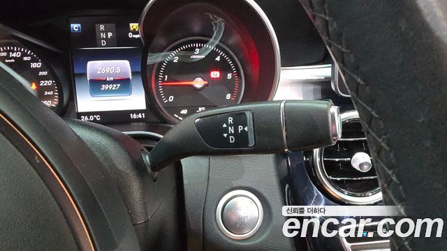 Mercedes-Benz C-Class 2018 — photo 12