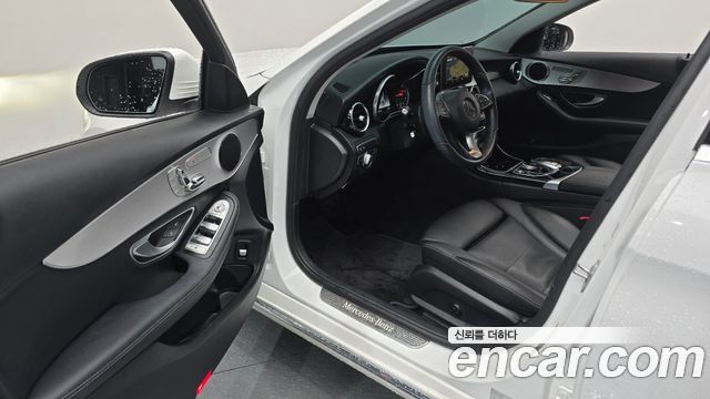Mercedes-Benz C-Class 2018 — photo 13