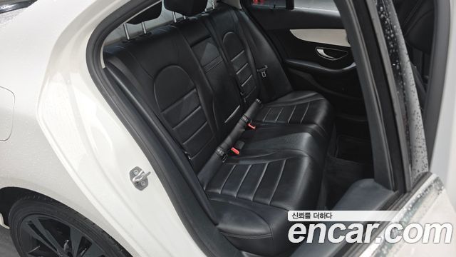 Mercedes-Benz C-Class 2018 — photo 18