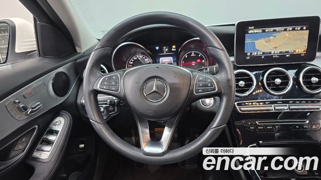 Mercedes-Benz C-Class 2018 — photo 19