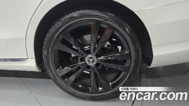 Mercedes-Benz C-Class 2018 — photo 7