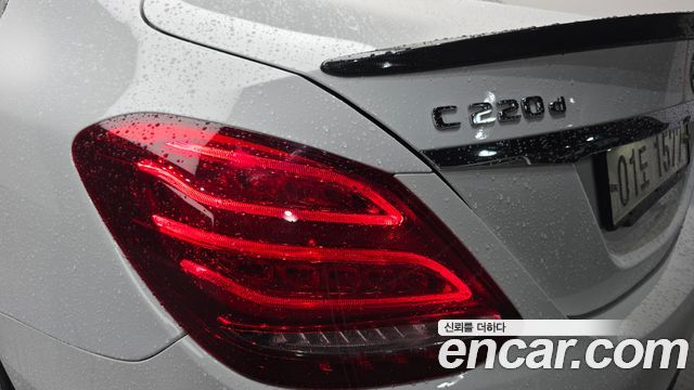 Mercedes-Benz C-Class 2018 — photo 9